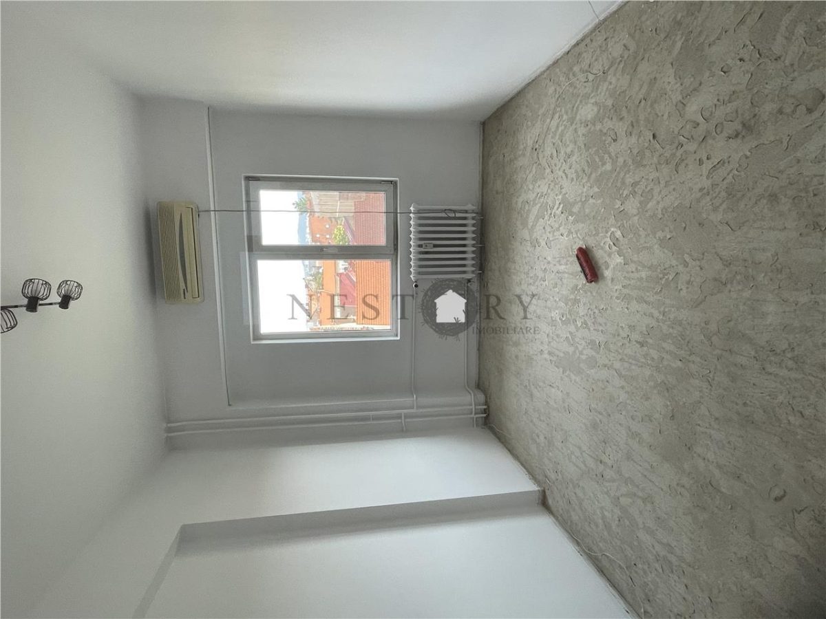 Vand Apartament  generos. Ultracentral \ 4 camere - foto 4