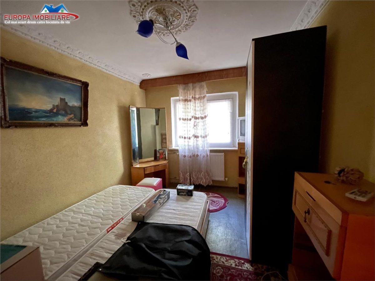 Apartament 4 camere de vanzare zona E3 Tulcea - foto 3