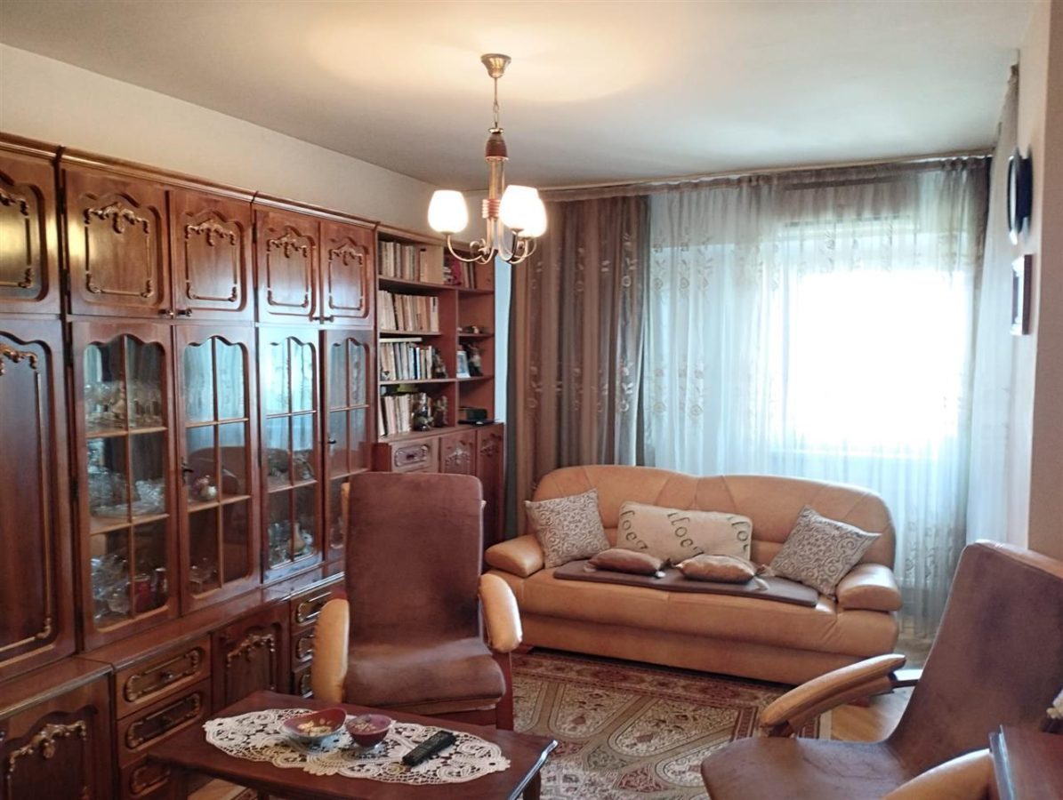 3  camere decomandate centru - 