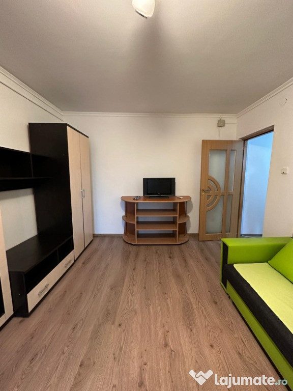 Decomandat, mobilat si utilat linga caminele studentesti - foto 7