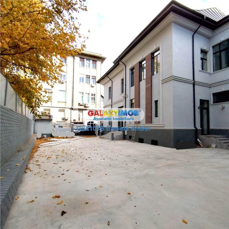 De vanzare VILA cu 26 camere + TEREN 450 mp ULTRACENTRAL 2800000 EURO - foto 3
