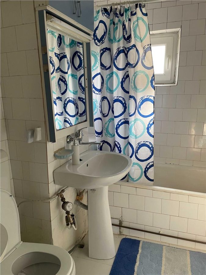 Decomandat la etajul 1 cu centrala propie - foto 6