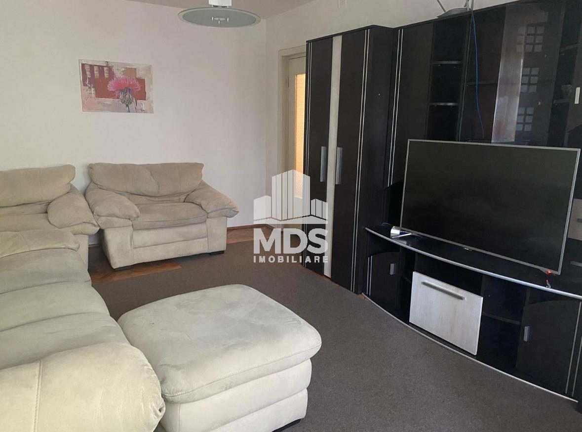 Decomandat la etajul 2 linga BRD - foto 3