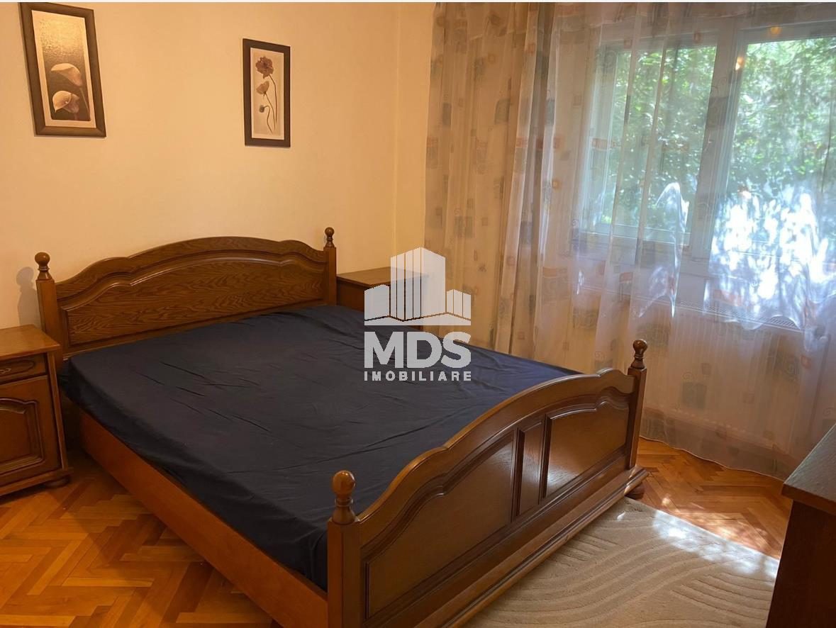 Decomandat la etajul 2 linga BRD - foto 4