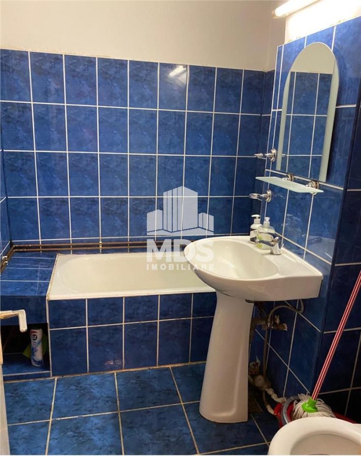 Decomandat la etajul 2 linga BRD - foto 5