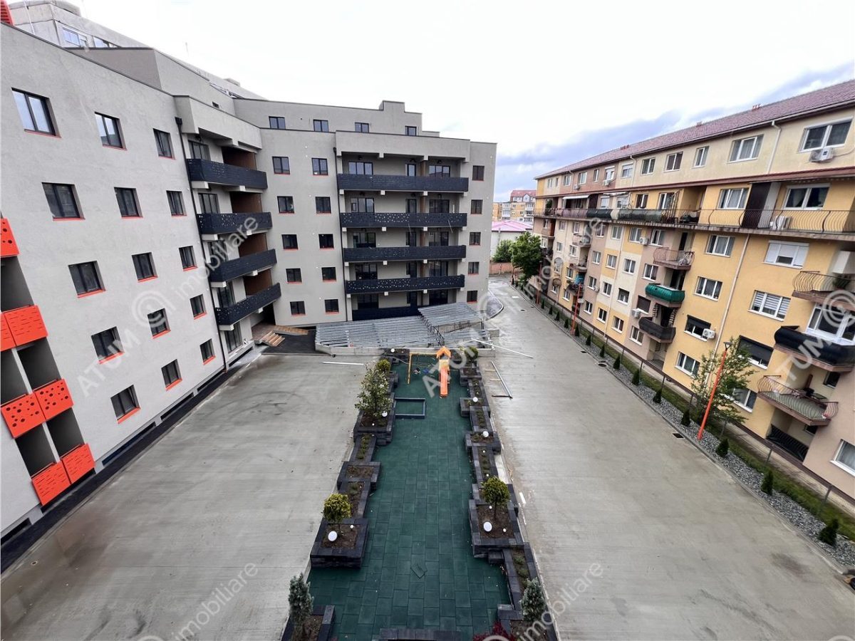 Apartament cu 3 camere decomandate debara si balcon in Sibiu - foto 17
