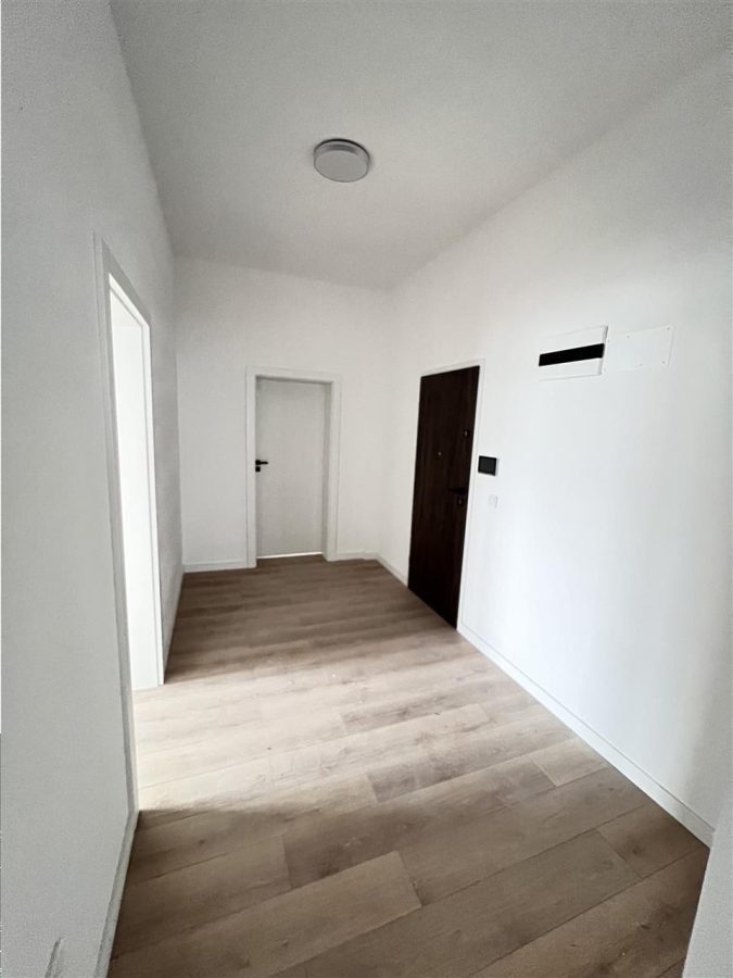 Apartament cu 3 camere decomandate debara si balcon in Sibiu - foto 8