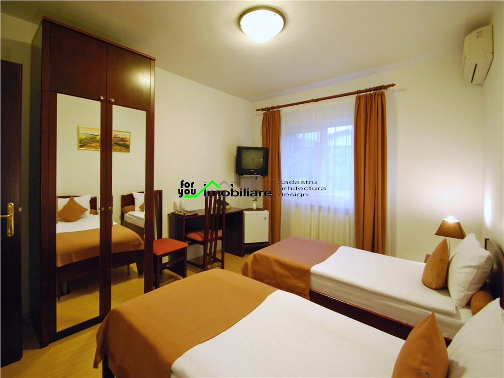 Pensiune, afacere la cheie, cu 10 camere la 10 minute de centru orasului - foto 12