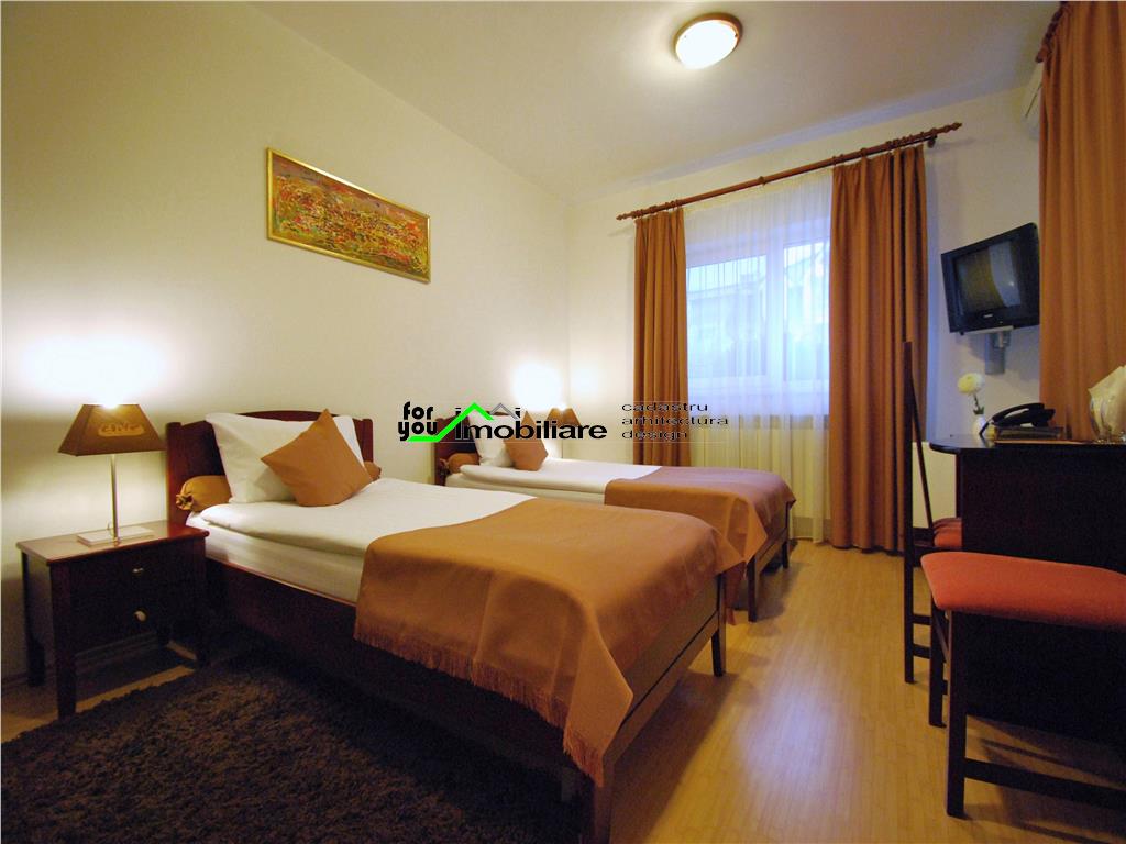 Pensiune, afacere la cheie, cu 10 camere la 10 minute de centru orasului - foto 9