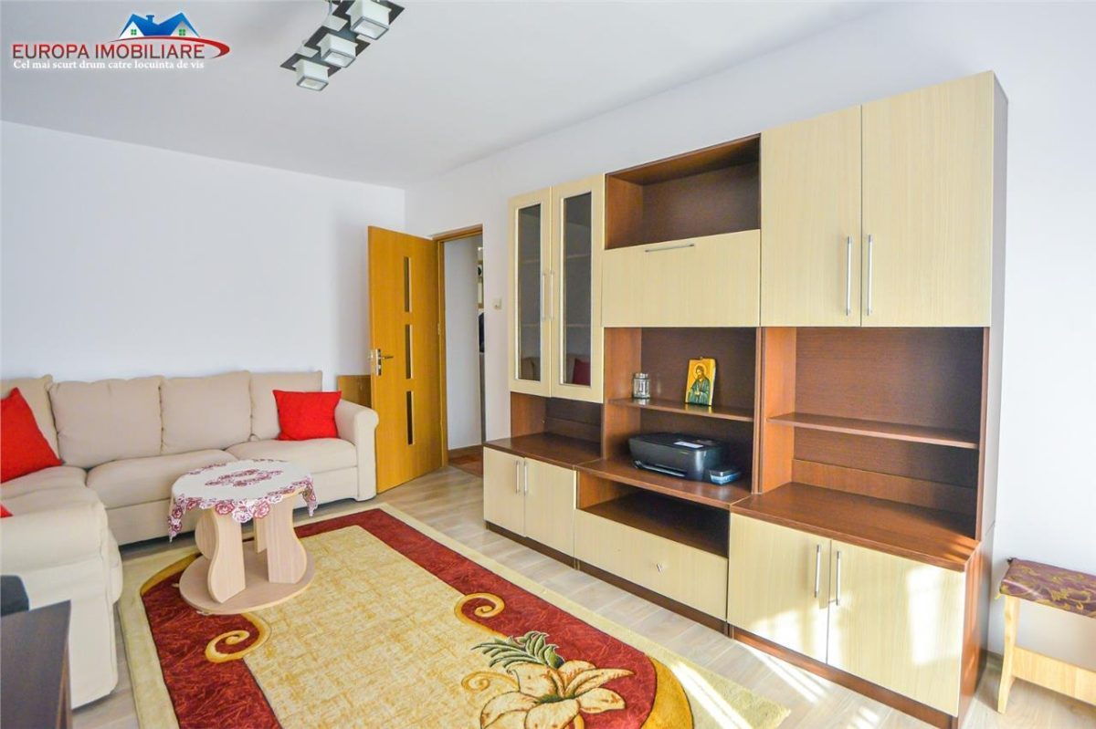 Apartament 3 camere de vanzare zona E3 Tulcea - foto 2