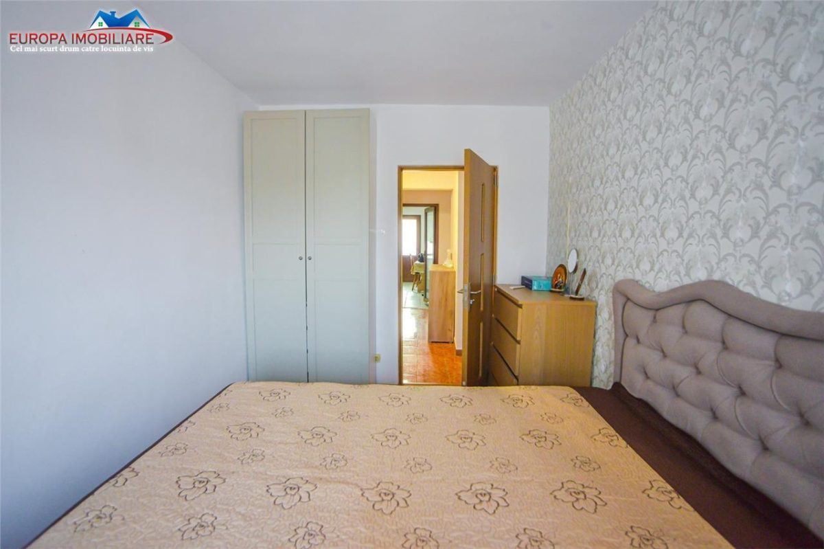 Apartament 3 camere de vanzare zona E3 Tulcea - foto 3
