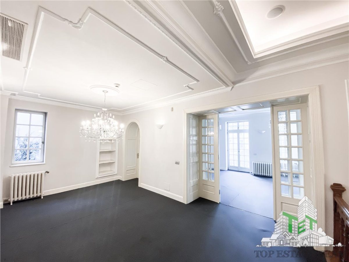 Vanzare vila interbelica reconsolidata si renovata in zona Armeneasca - foto 4